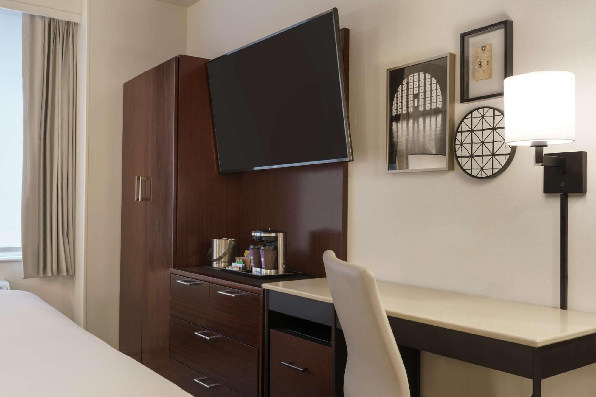 Hotel Doubletree By Hilton New York Downtown Esterno foto